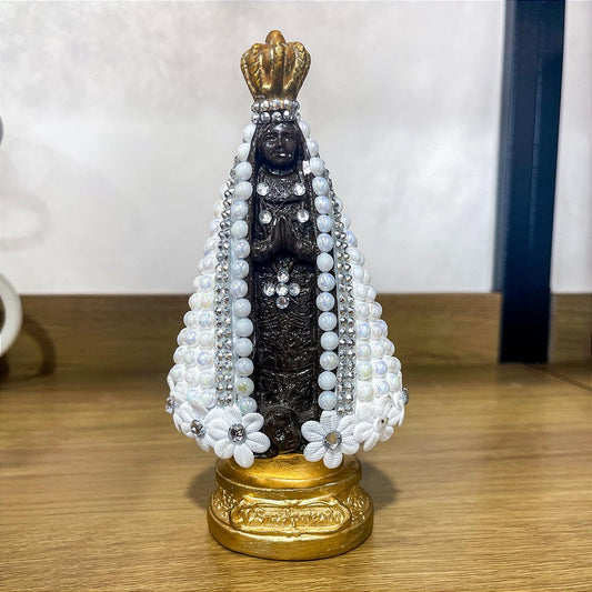 Imagem de Nossa Senhora Aparecida em flores e pedrarias em gesso - 17 cm