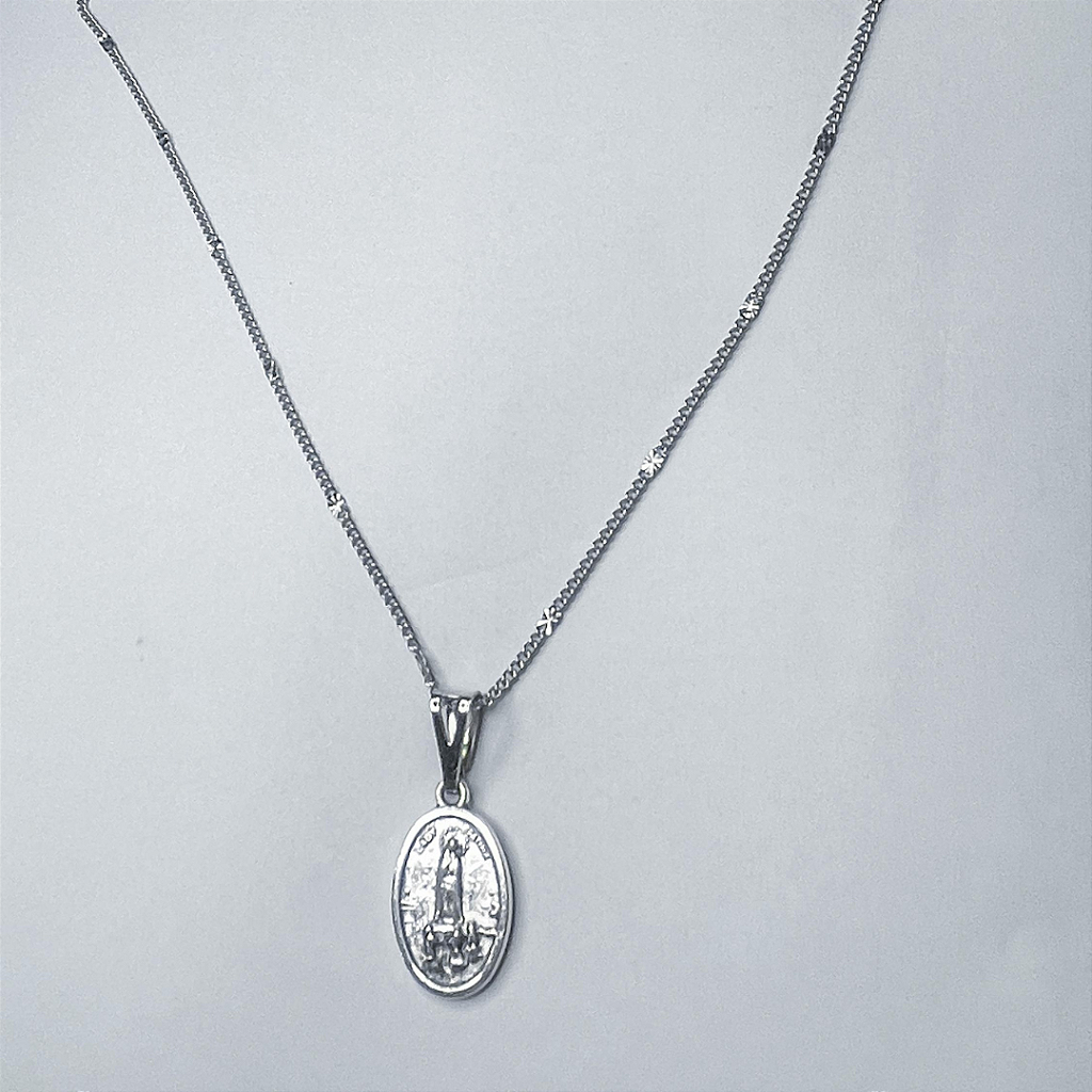 Corrente aço inox prateado com medalhas devocionais