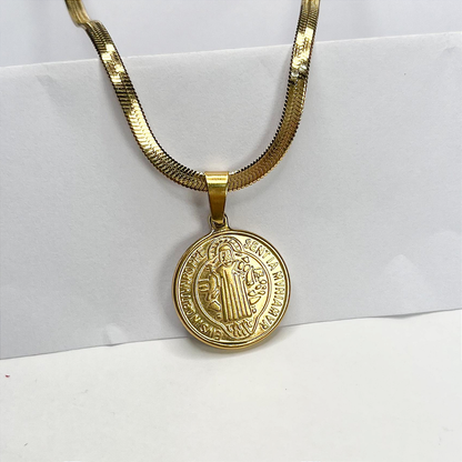 Colar com Medalha de São Bento Cravejada em Aço Inox – 23cm
