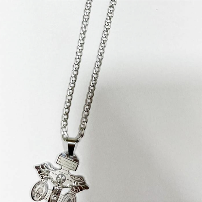 Colar Cruz Estilizada com Medalhas de Devoções em Aço Inox Prata – 32cm