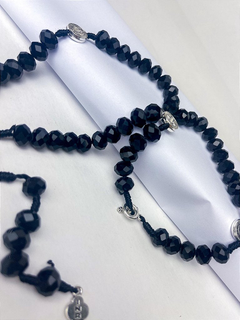 Terço São Bento em Cristal, Crucifixo Medalha com decho (para pescoço)- 45 cm