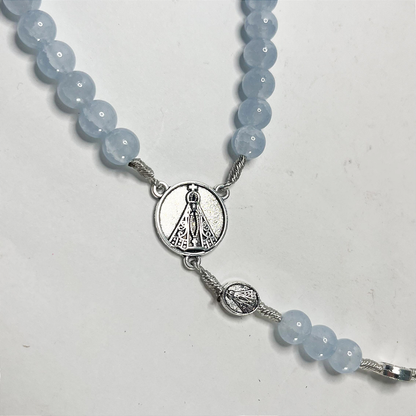 Terço Marmorizado com Medalha de Nossa Senhora Aparecida - 41cm