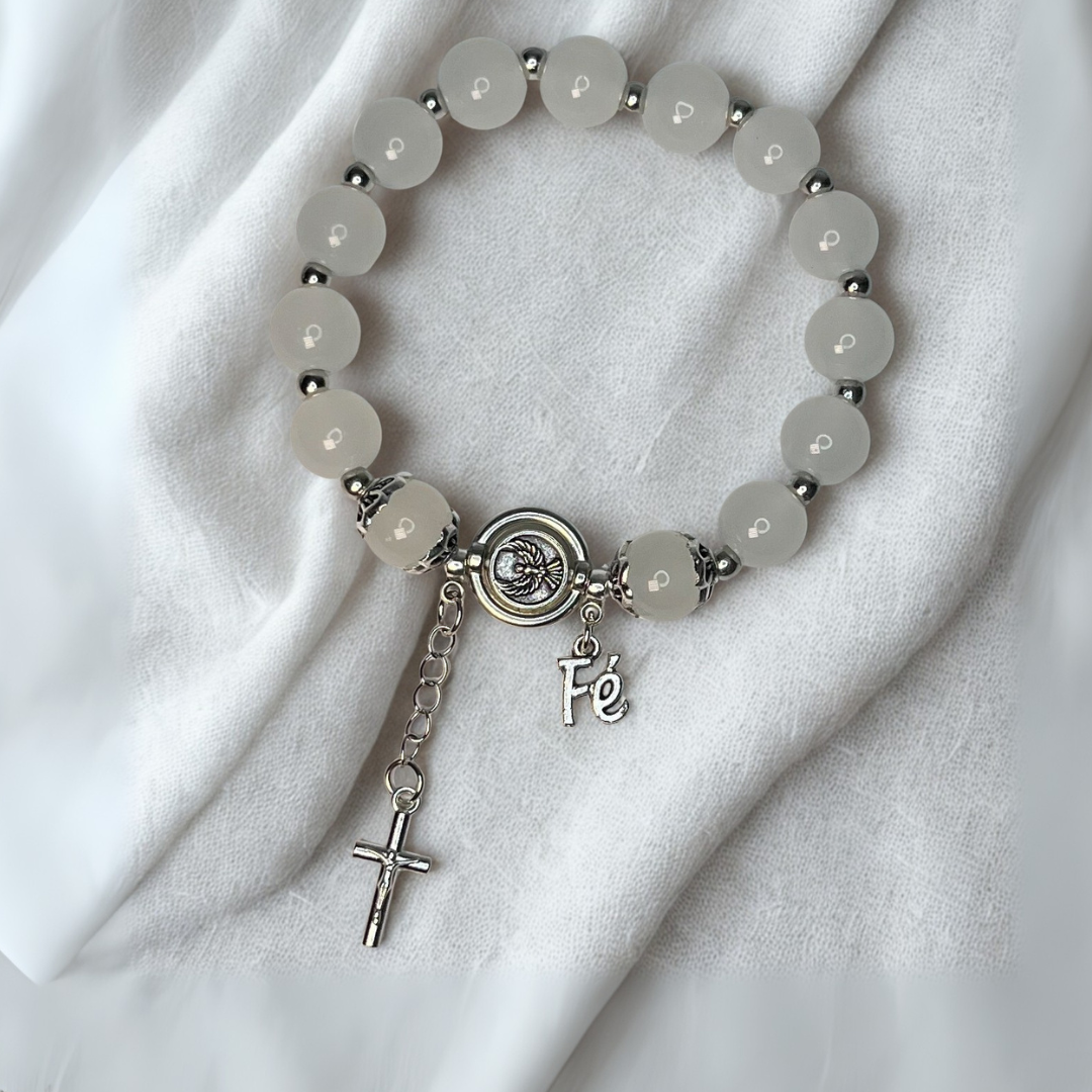 Pulseira de Miçanga com Pingente de Cruz, Fé e Espírito Santo