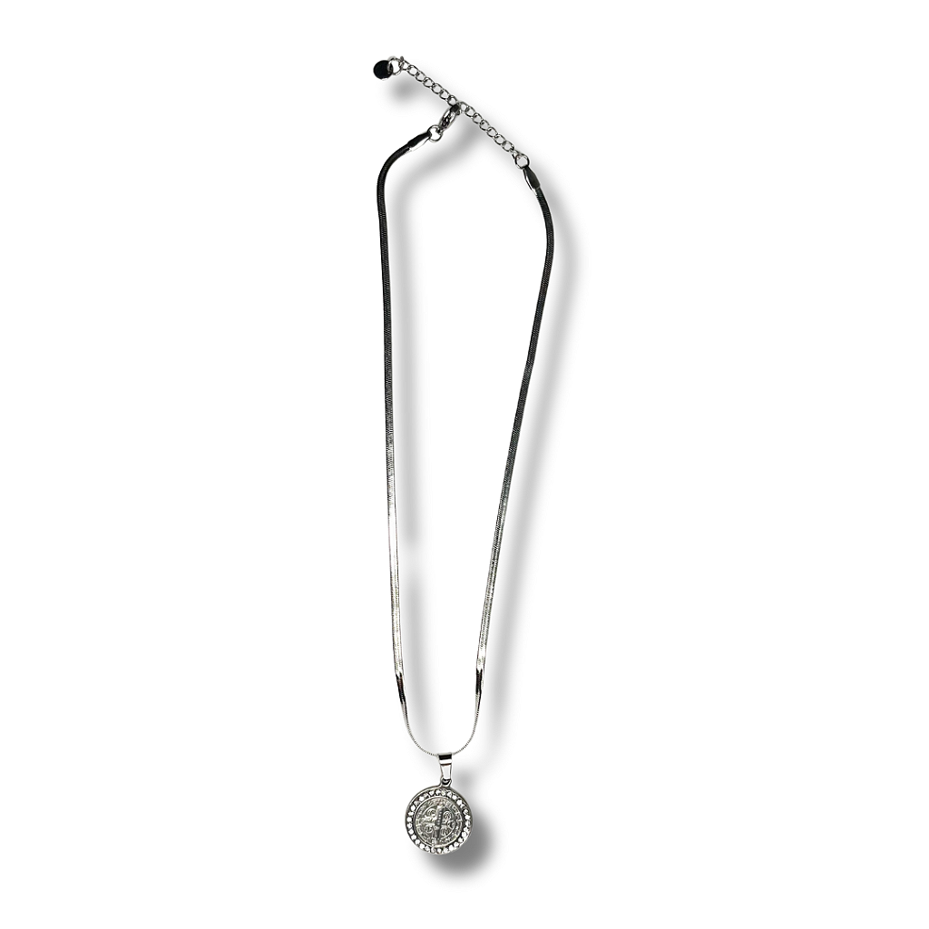Colar com Medalha de São Bento Cravejada em Aço Inox – 23cm