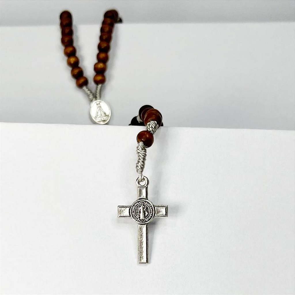 Terço de Pulso de Madeira com Fecho - 22 CM