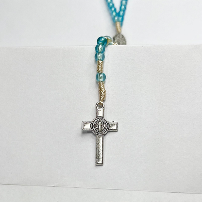 Terço de Pulso Infantil Translúcido com Medalha de São Bento - 21 CM