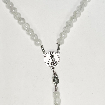 Terço Marmorizado com Medalha de Nossa Senhora Aparecida - 41cm