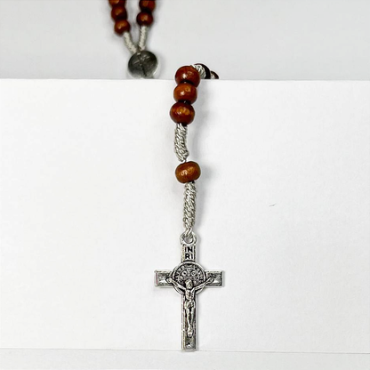 Terço de Pulso de Madeira com Fecho - 22 CM