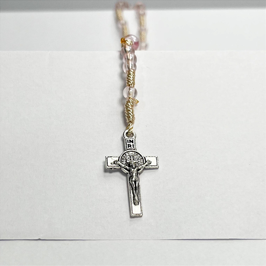 Terço de Pulso Infantil Translúcido com Medalha de São Bento - 21 CM