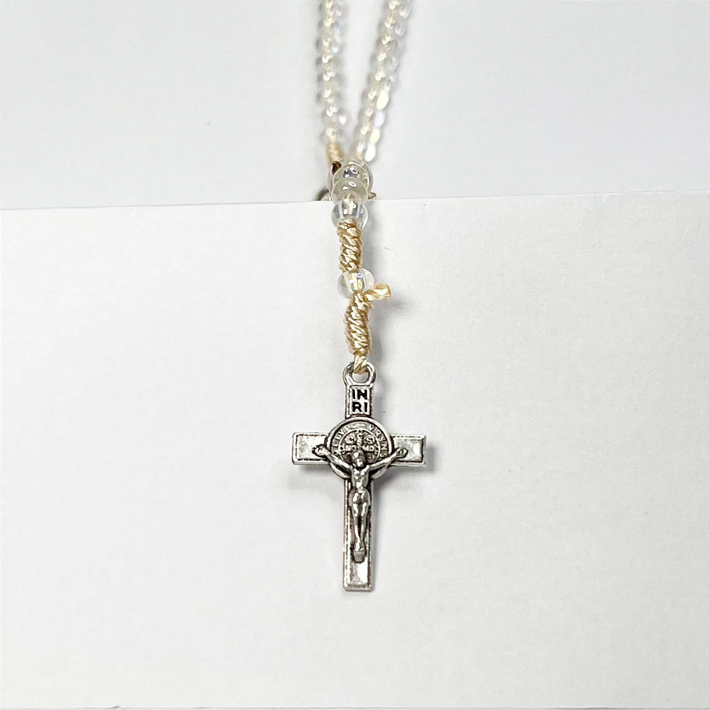 Terço de Pulso Infantil Translúcido com Medalha de São Bento - 21 CM