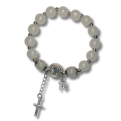 Pulseira de Miçanga com Pingente de Cruz, Fé e Espírito Santo