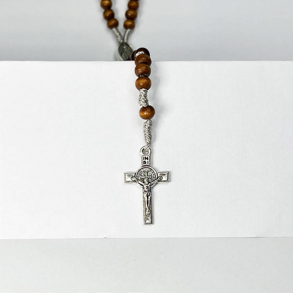 Terço de Pulso de Madeira com Fecho - 22 CM