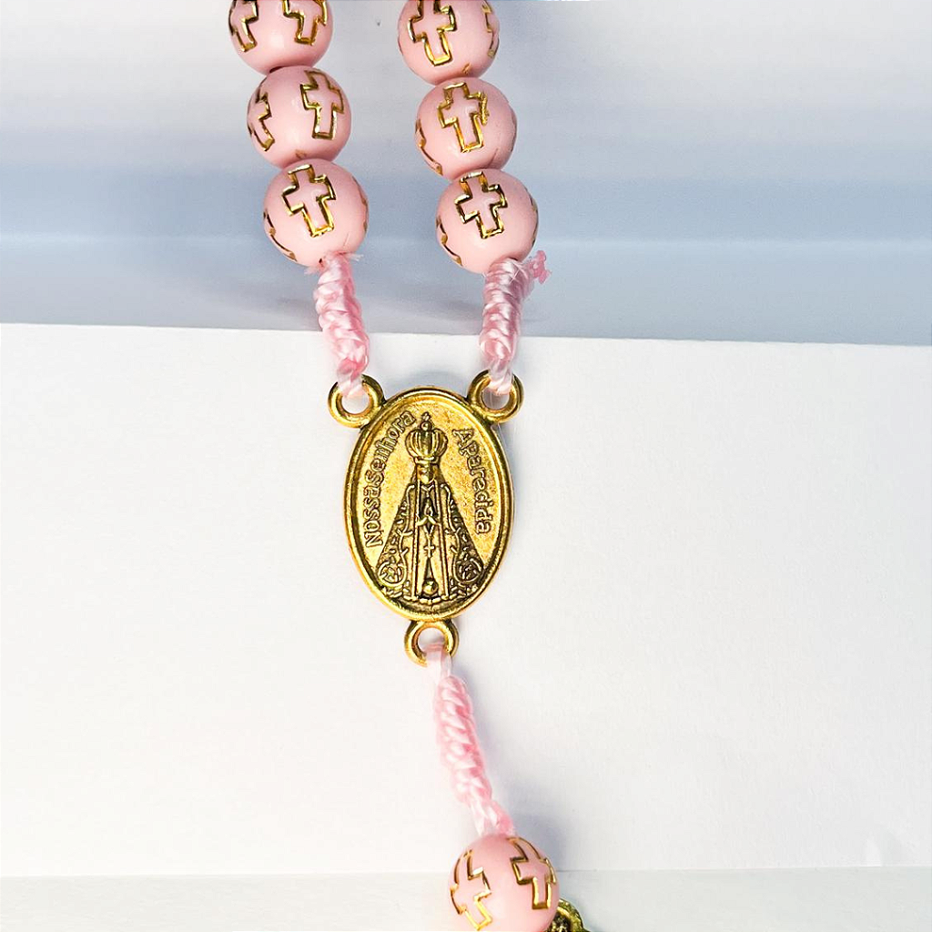 Terço Contas Estilizadas com Cruz e Medalha de Nossa Sra. Aparecida - 47cm